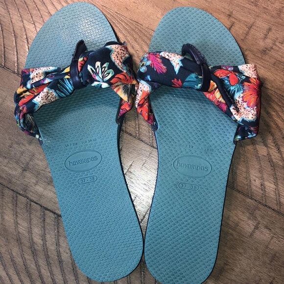 Havaianas’ Logo Floral Sandals 🩴 Comfort 4” Wide Footbed and Slip Proof Soles - Picture 6 of 17
